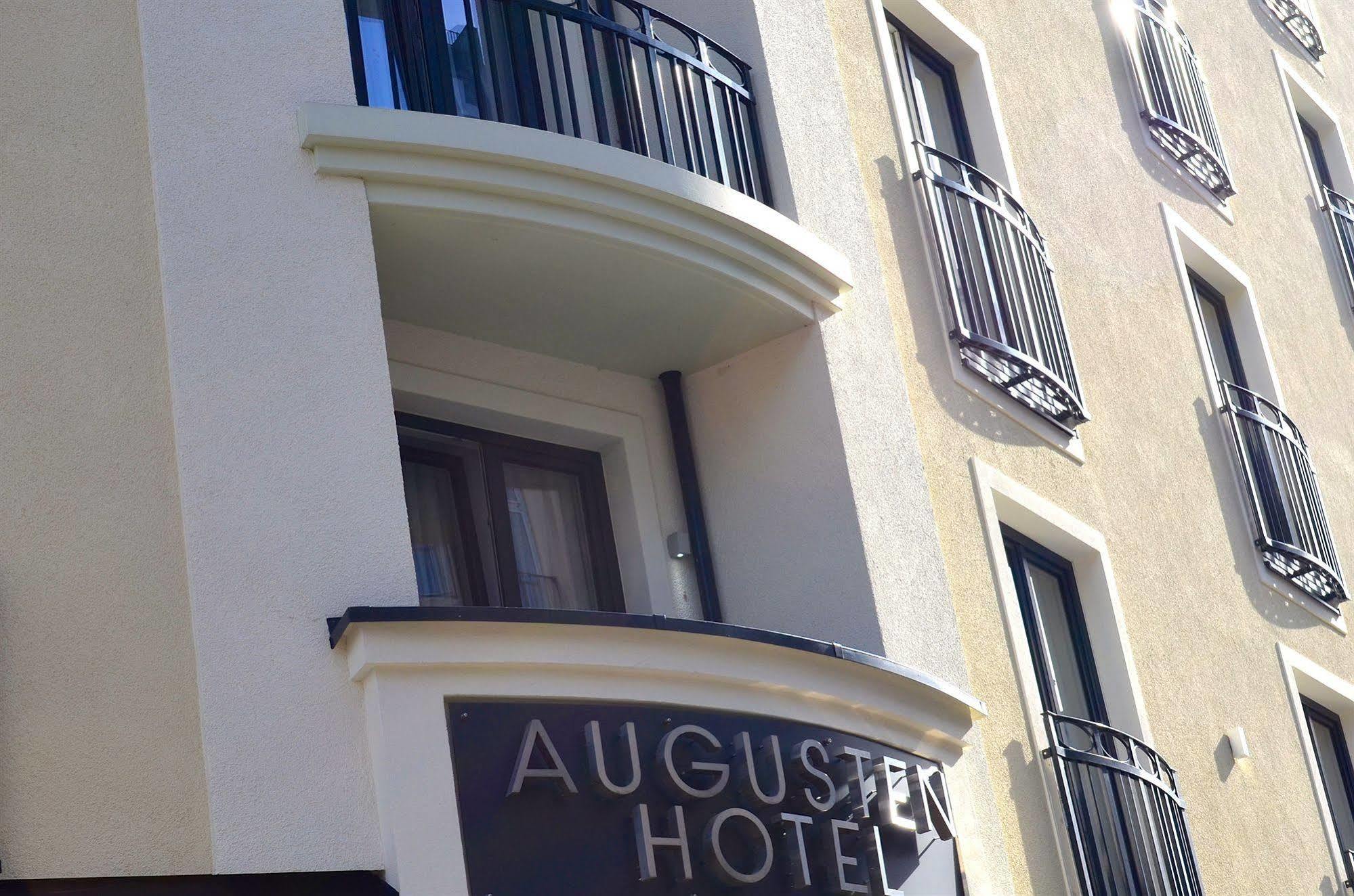 Augusten 3*